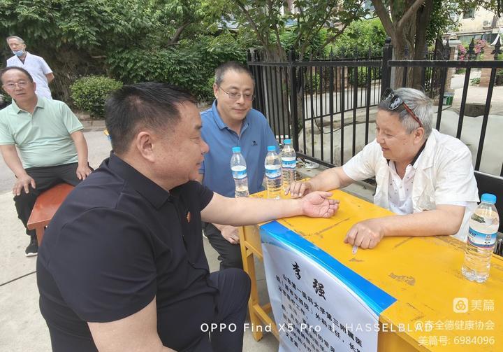 送健康“暖人心”！济南市健康保健行业协会义诊活动走进美里湖街道绿岛颐年苑社区