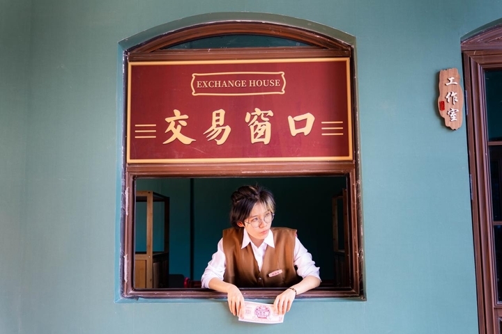 探秘一周年，华谊兄弟(济南)电影小镇千人实景剧本杀重磅上新！