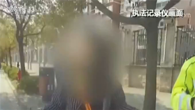 谣言！骑车人逆行被罚款 编造谣言被刑拘