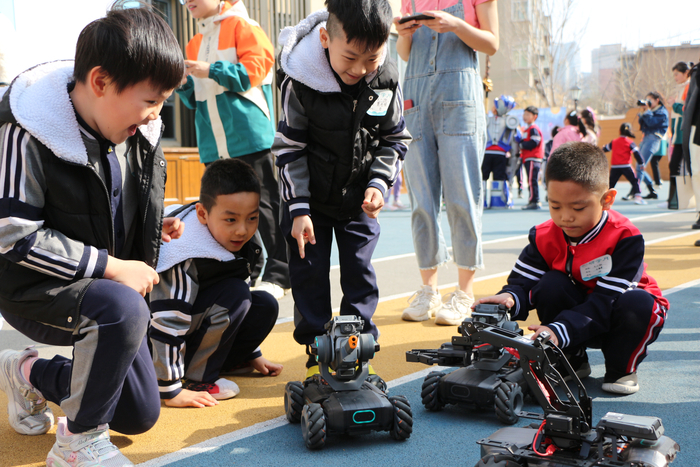 历下区启然幼教集团联合小学开展“幼小衔接研学月”活动