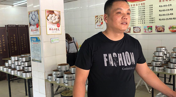 小笼包店老板关门陪考俩月损失20万:等北大通知书