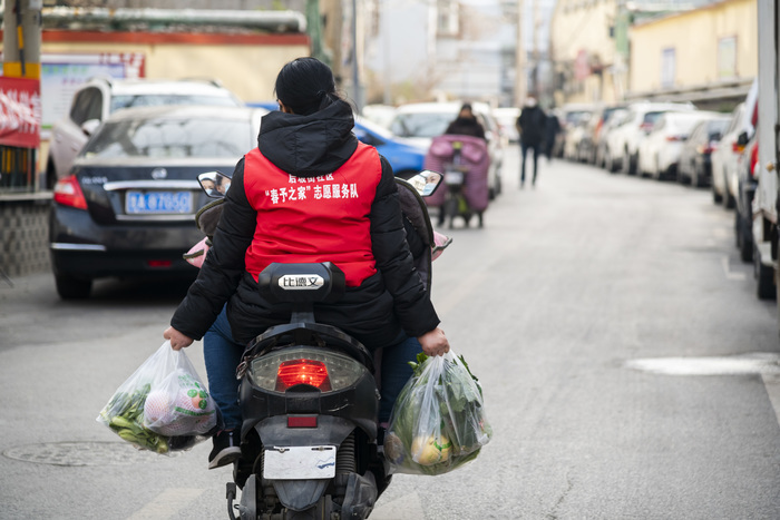 历下战“疫”特写镜头6：奋战在战“疫”一线的“志愿者”