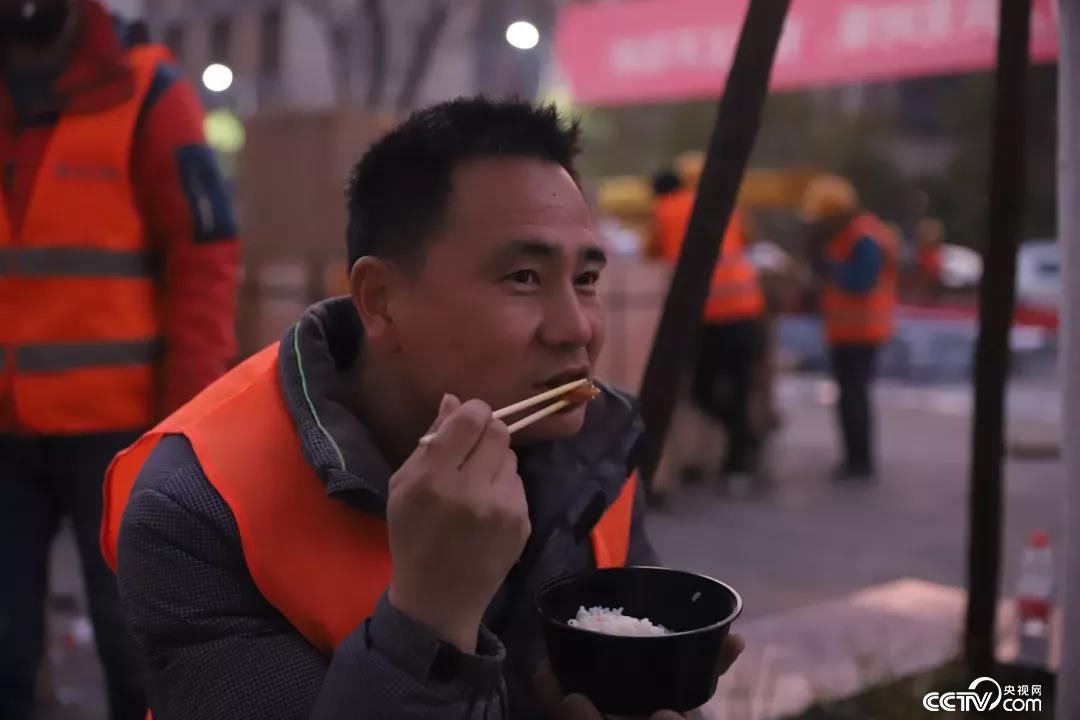 【战疫最前线】五天五夜，我站在“火眼”实验室背后看到这些感动的瞬间