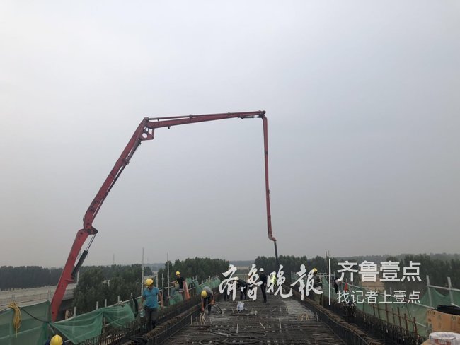 奋战18小时！鲁南高铁曲荷段首座连续梁浇筑成功
