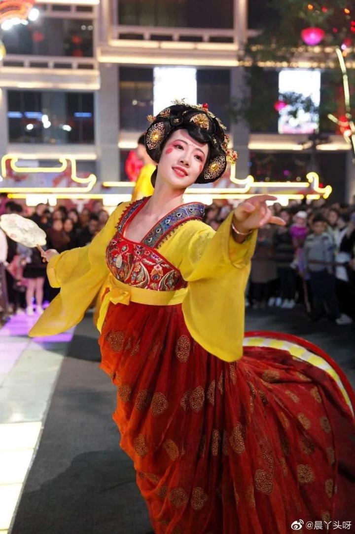 3年过去，“一支舞带火一座城”的“不倒翁小姐姐”近况如何