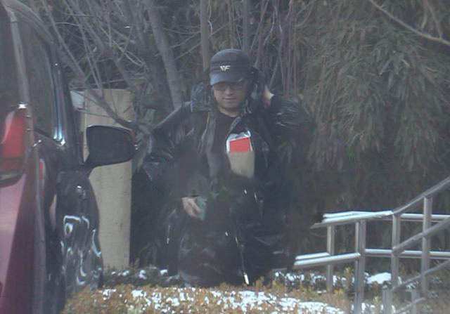 章子怡被曝回国坐月子，汪峰携女儿醒醒探望