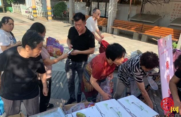 打赢扶贫攻坚战！甸柳新村街道举办“湘西永顺农产品扶贫特卖会”