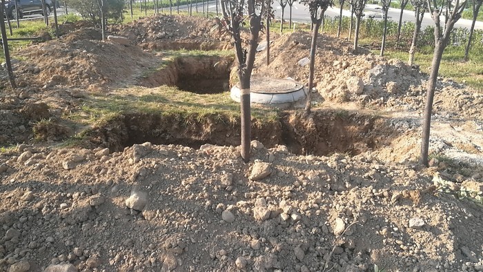 【啄木鸟在行动】槐荫区曹家圈虹吸干渠与美里东路交汇处附近渣土裸露