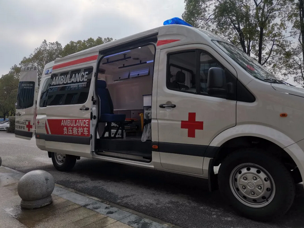 97岁新冠肺炎重症患者出院： 我这个年纪能战胜病毒其它人也可以！