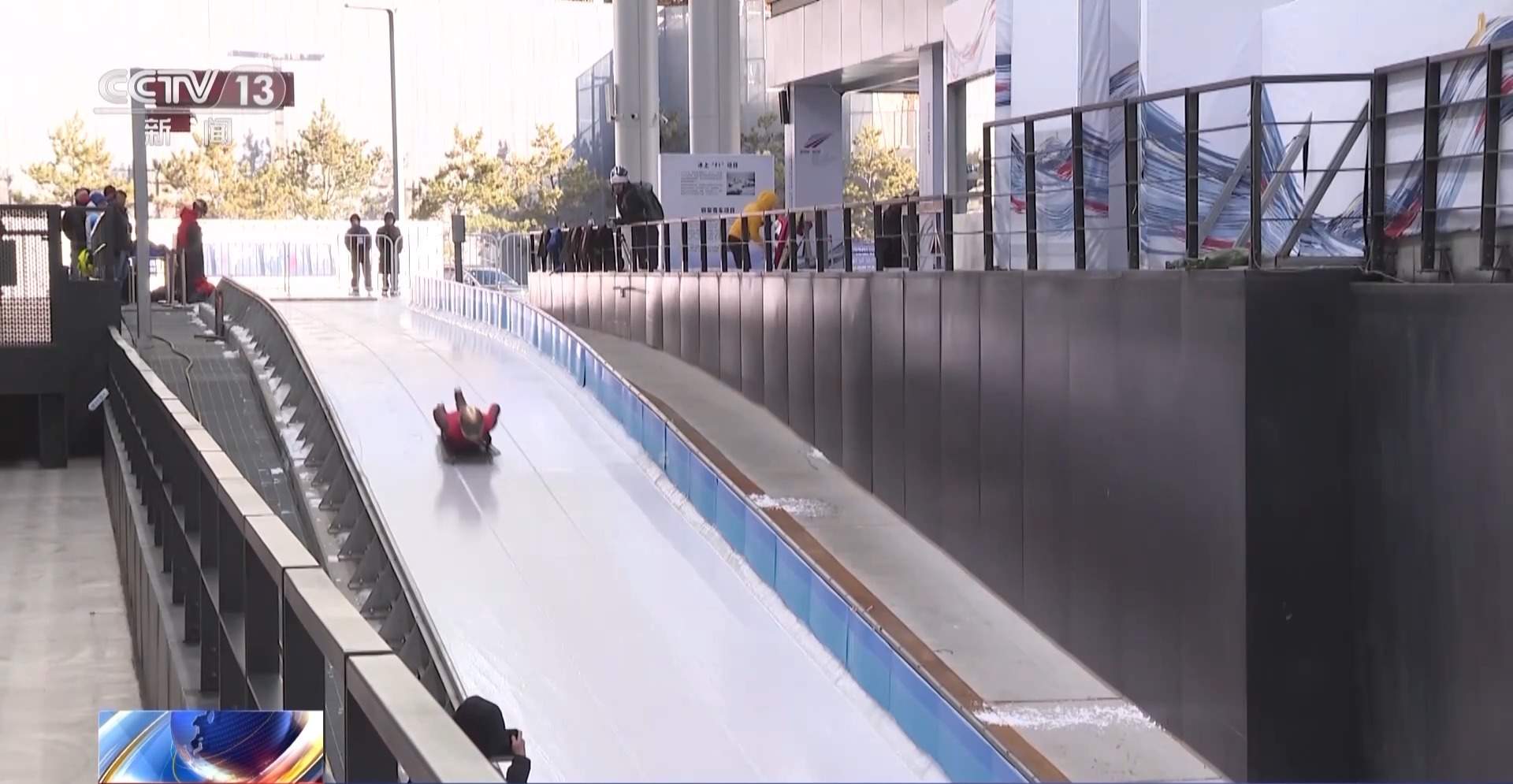 雪~下了 板~开了 全国多个雪场花式迎接滑雪季