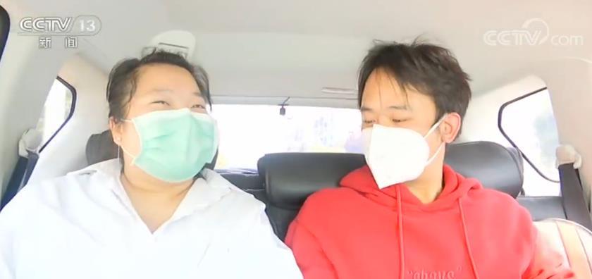 武汉快递小哥80多天不间断逆行 让平凡变得伟大