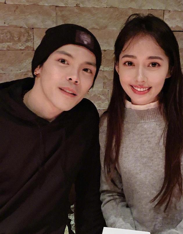 向佐|【吃瓜围观】郭碧婷怀孕刚官宣，向佐就被扒出给女主播暧昧留言