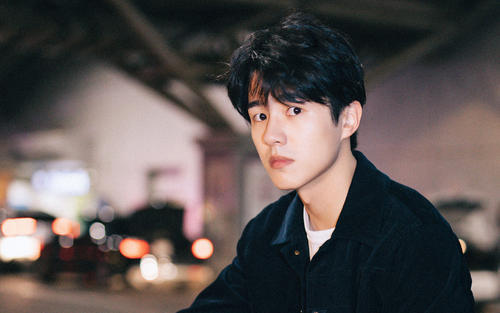 发出|刘昊然在线发出邀约“和我一起去爬平顶山吗” 网友留言评论太搞笑了！