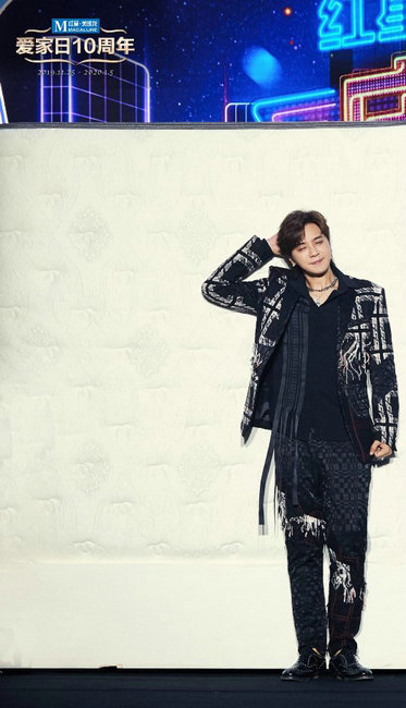 笑出鹅叫！罗志祥现身“床欢派对”，大秀“奇葩”睡姿