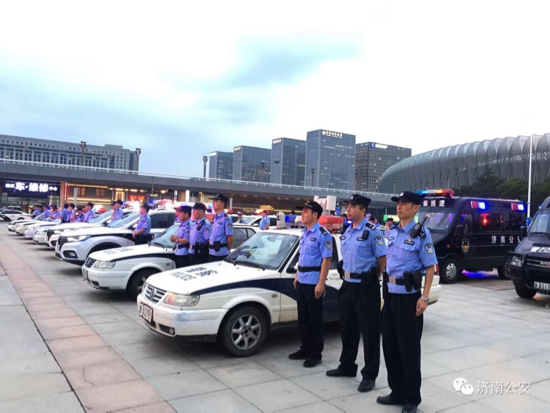 济南公安组织开展全警夜巡，打造安全“不夜城”