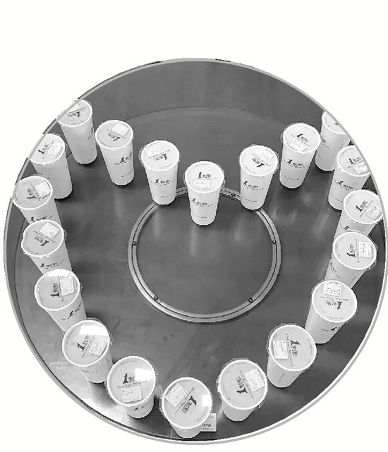 连续两天，杭州消防多个中队收到热心市民送来的礼物