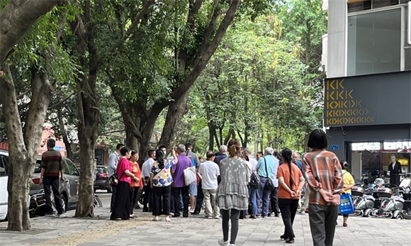 重庆北碚“枪击事件”源于电动车剐蹭纠纷？记者现场探访，知情人发声