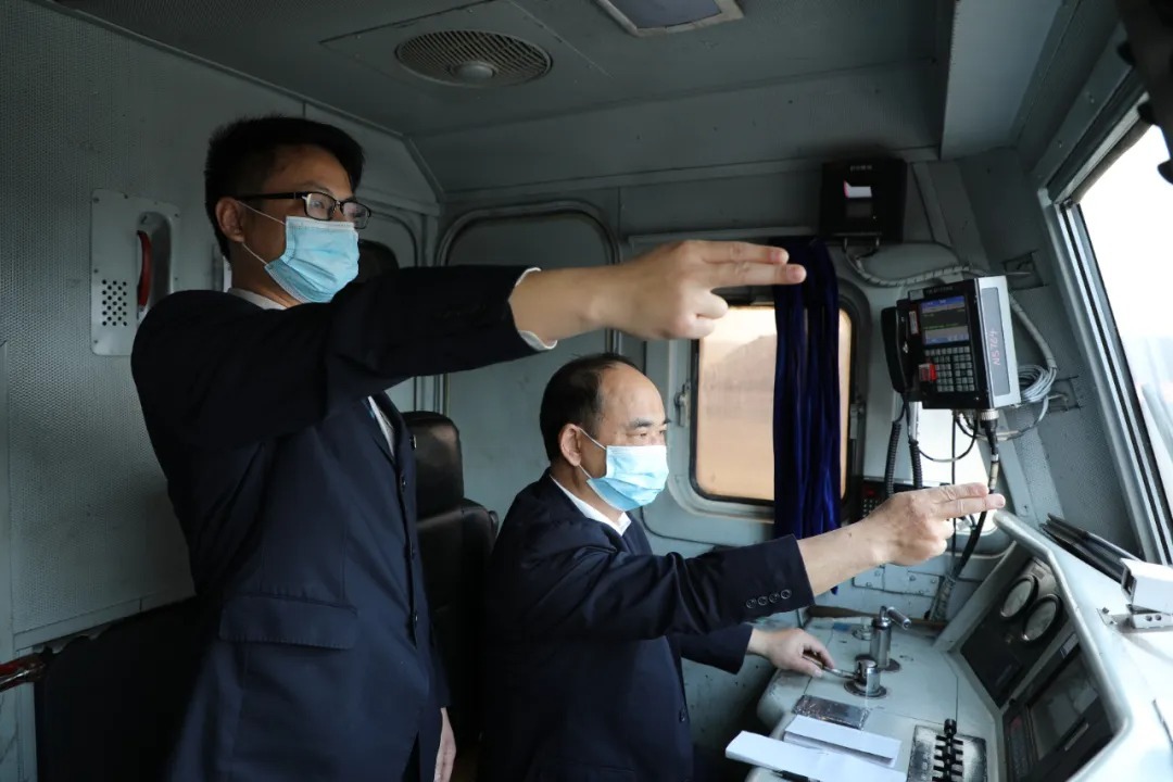 一年可省8000万！这条专用线连着大海，通往全世界……