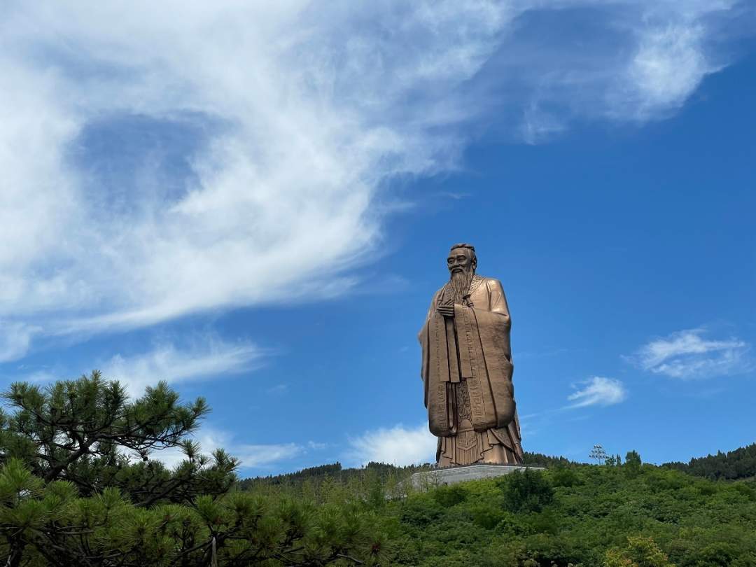 你要写尼山 就不能只写尼山