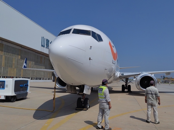 客货并举山航首架b737800全货机交付