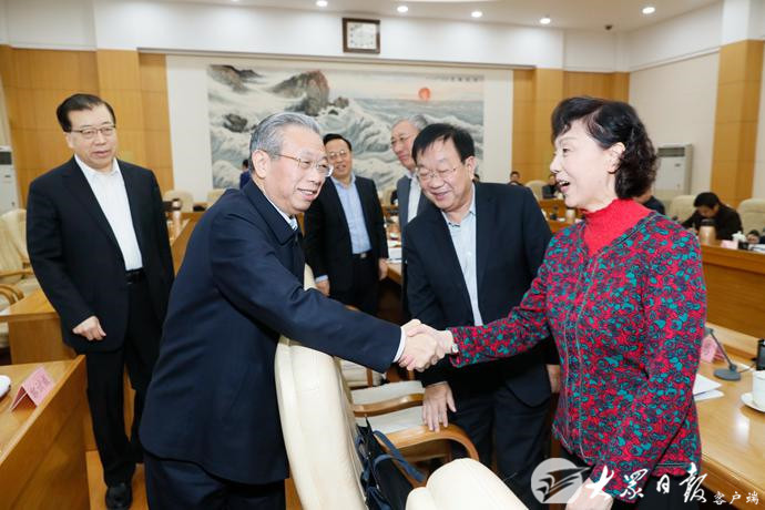 中共山东省委召开党外人士座谈会
