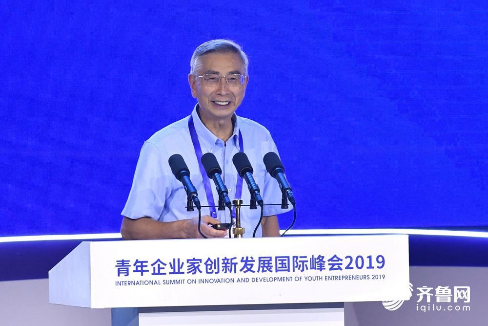 33秒丨中国工程院院士倪光南直言：中国的工程师外国也怕