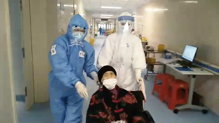 92岁！济南市中心医院司敏送黄冈最高龄患者出院
