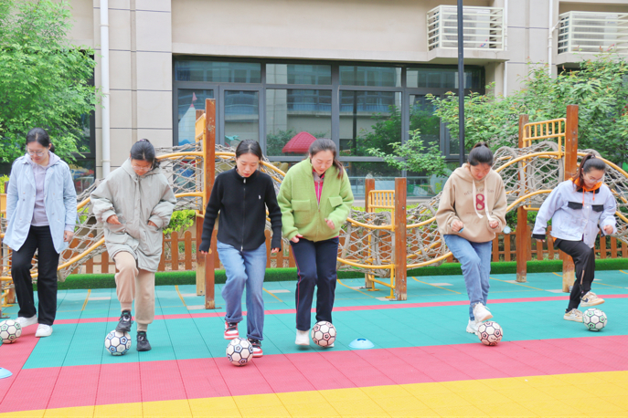 历城区第三期幼儿园足球培训在区机关第一幼儿园名辉园举行