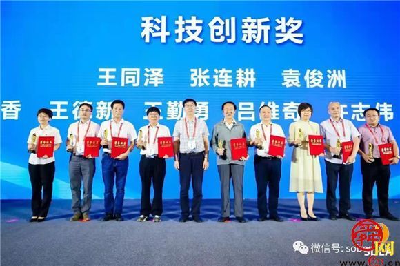 聚焦两年突破·天桥人大代表在行动 刘文友：竞争中勇于跨越崛起，创新中树起工业旗帜