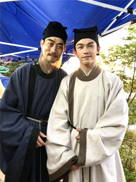 《清平乐》大结局 王凯“迷弟”娃尔演技自然鲜活获赞“追星楷模”