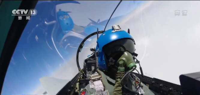 东部战区：新飞行员展开自由空战 磨炼制胜硬功夫