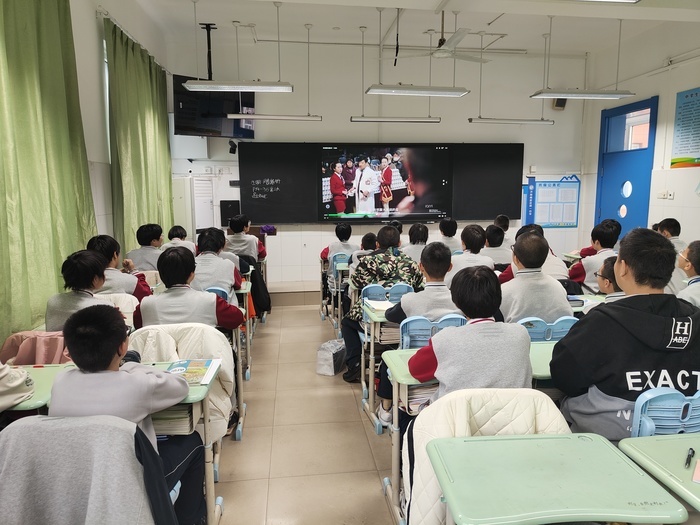 一堂与众不同的道法课，在高新一中上演了