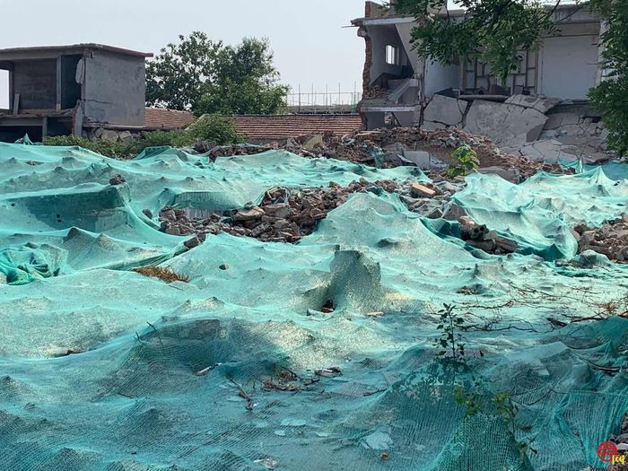 【啄木鸟在行动】枣园中学附近建筑垃圾和渣土覆盖不全