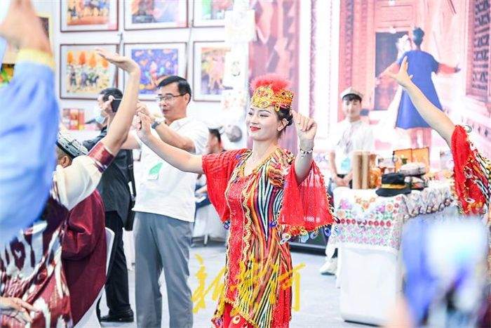 魅力爆棚 新疆喀什非遗亮相文旅博览会