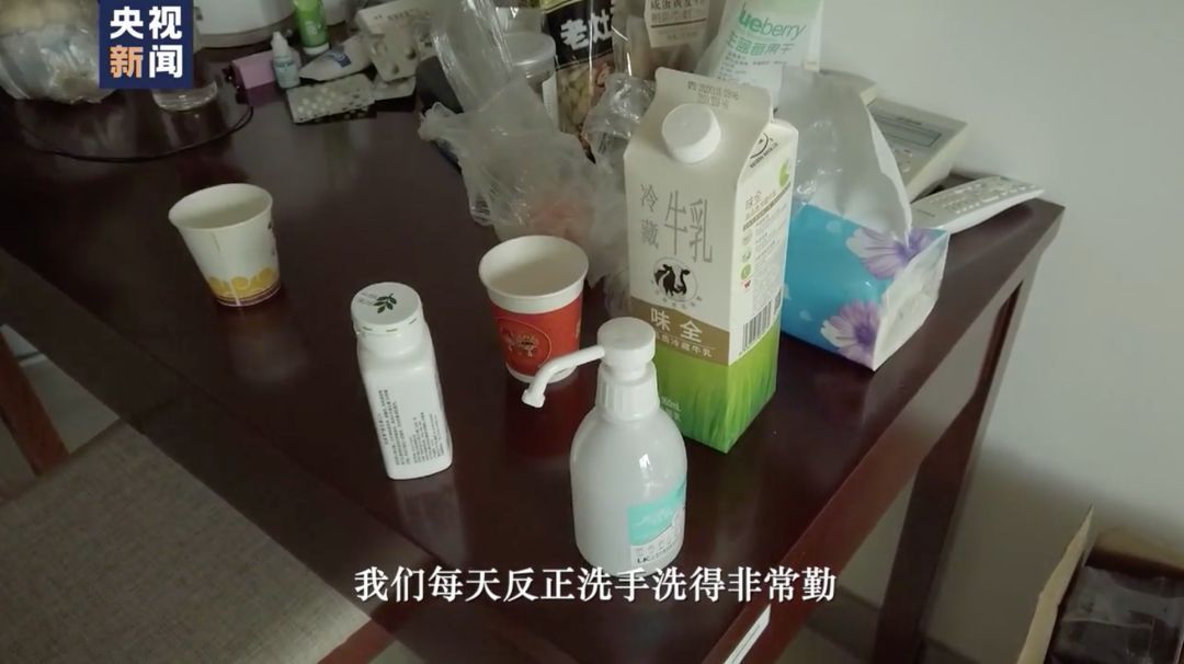 “妈妈，你到底什么时候回来？”这是儿子对她的灵魂拷问