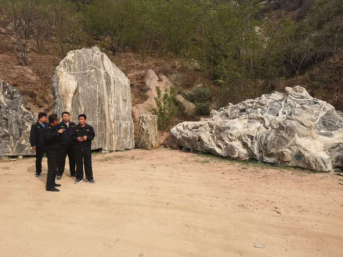 济南南部山区对泰山石交易场所“一锅端”