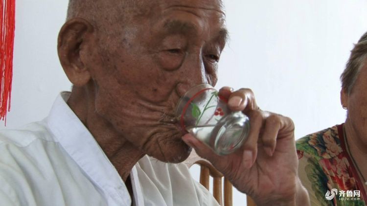 找到了！这位山东籍“烈士”还活着！如今99岁的他五世同堂