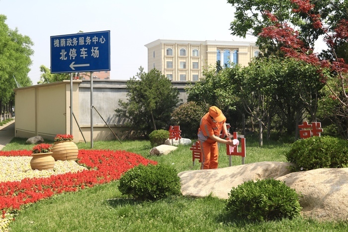济南城管：保洁员每人每月300元高温补贴，根据气温变化灵活调整作业时间