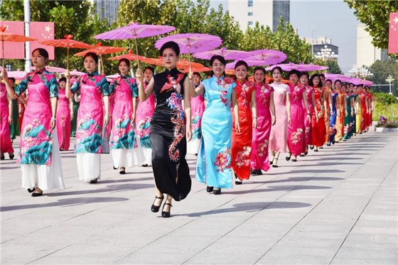 长清区举办喜迎国庆·中秋“山水长清旗袍秀”大型展演活动