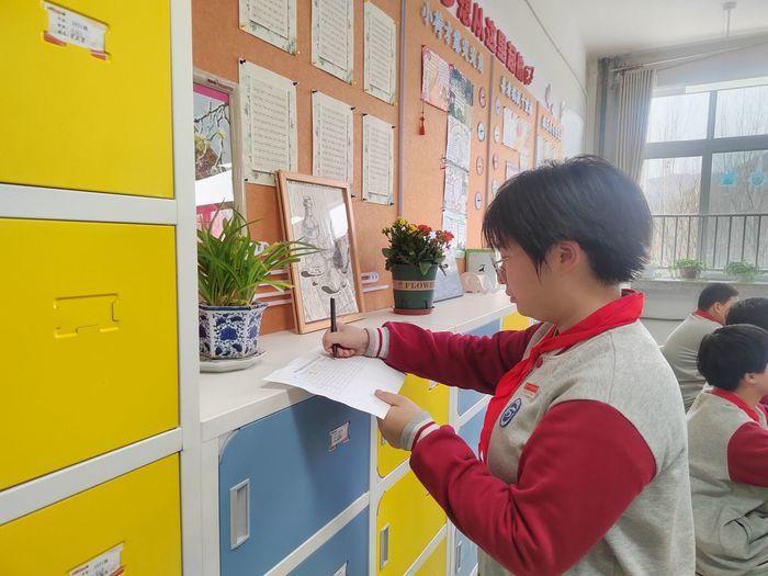 向阳而生 静待花开——高新区海川中学旅游路校区班级文化建设活动