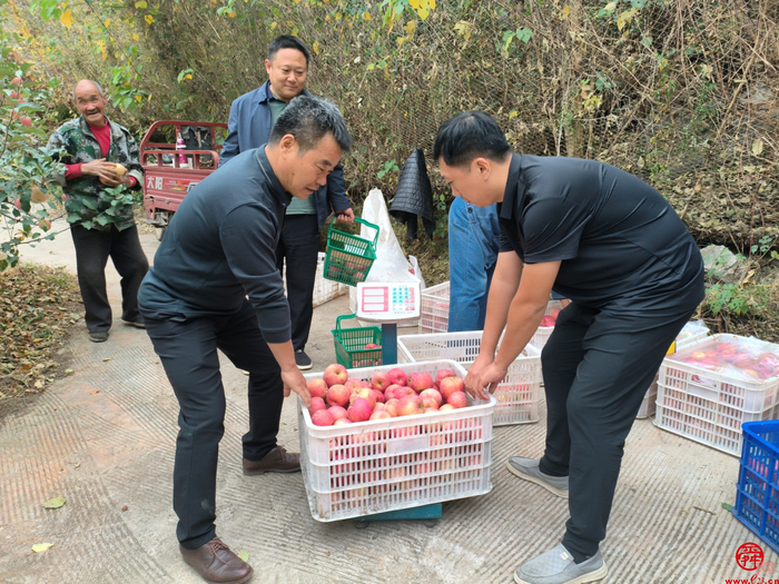 历城烟草用心用情为民办实事