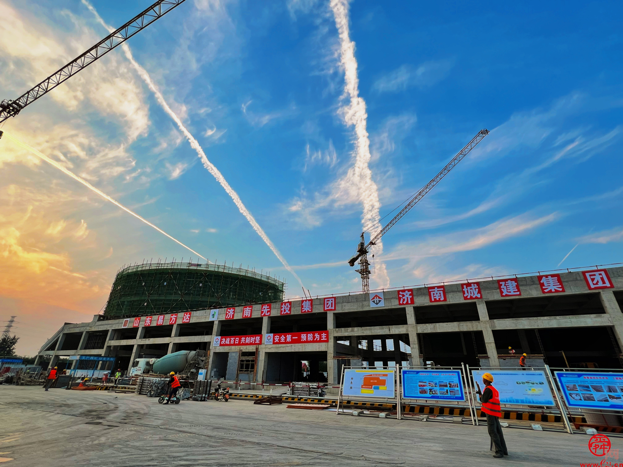 济南城建集团：披星戴月季百日攻坚战