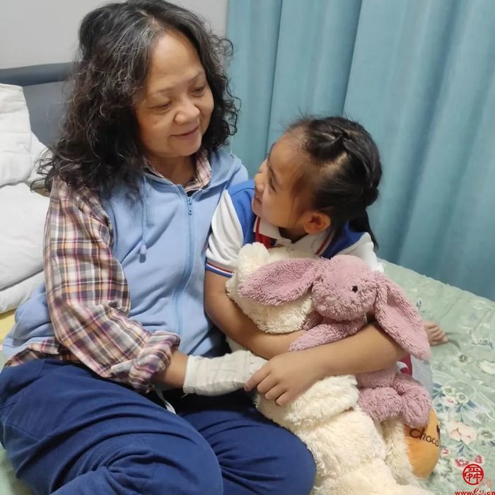 九九重阳节 浓浓敬老情——智轩学校二（2）中队开展重阳节主题教育活动