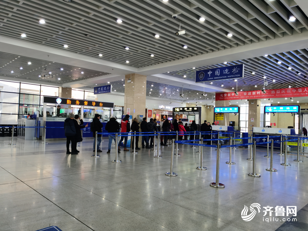 新春走基层·爱在万里边关｜他5年没有回家过春节，与父母在内蒙边境线团聚