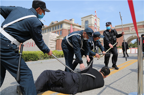 筑牢校园防线 静候学子归来