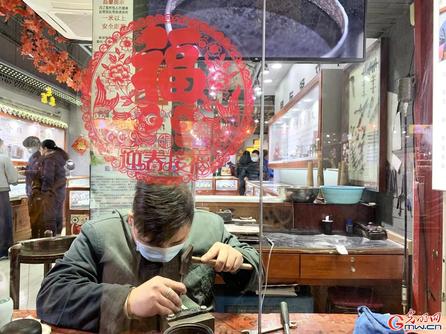 实拍大栅栏商业街 感受京城特色年味儿