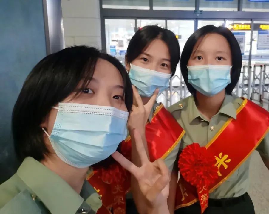 央媒集体点赞！高铁救人的退伍女兵找到了