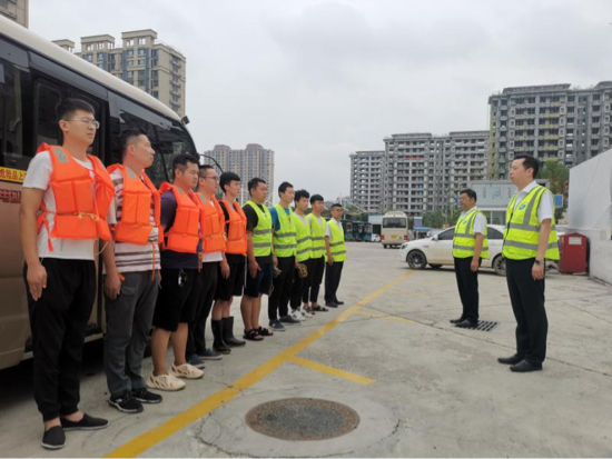 确保5000余部营运车安全！济南公交三级联动迎战台风“烟花”