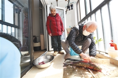 武汉人喜欢吃活鱼，活鱼来了