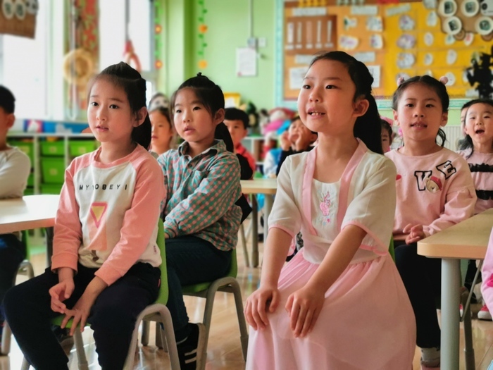 《小舜娃朗诵园》走进槐荫三幼 小朋友眼中的夏天是这样的